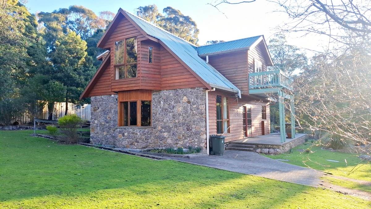 105 McCoys Road, Claude Road Sold by Farmbuy.com - image 2