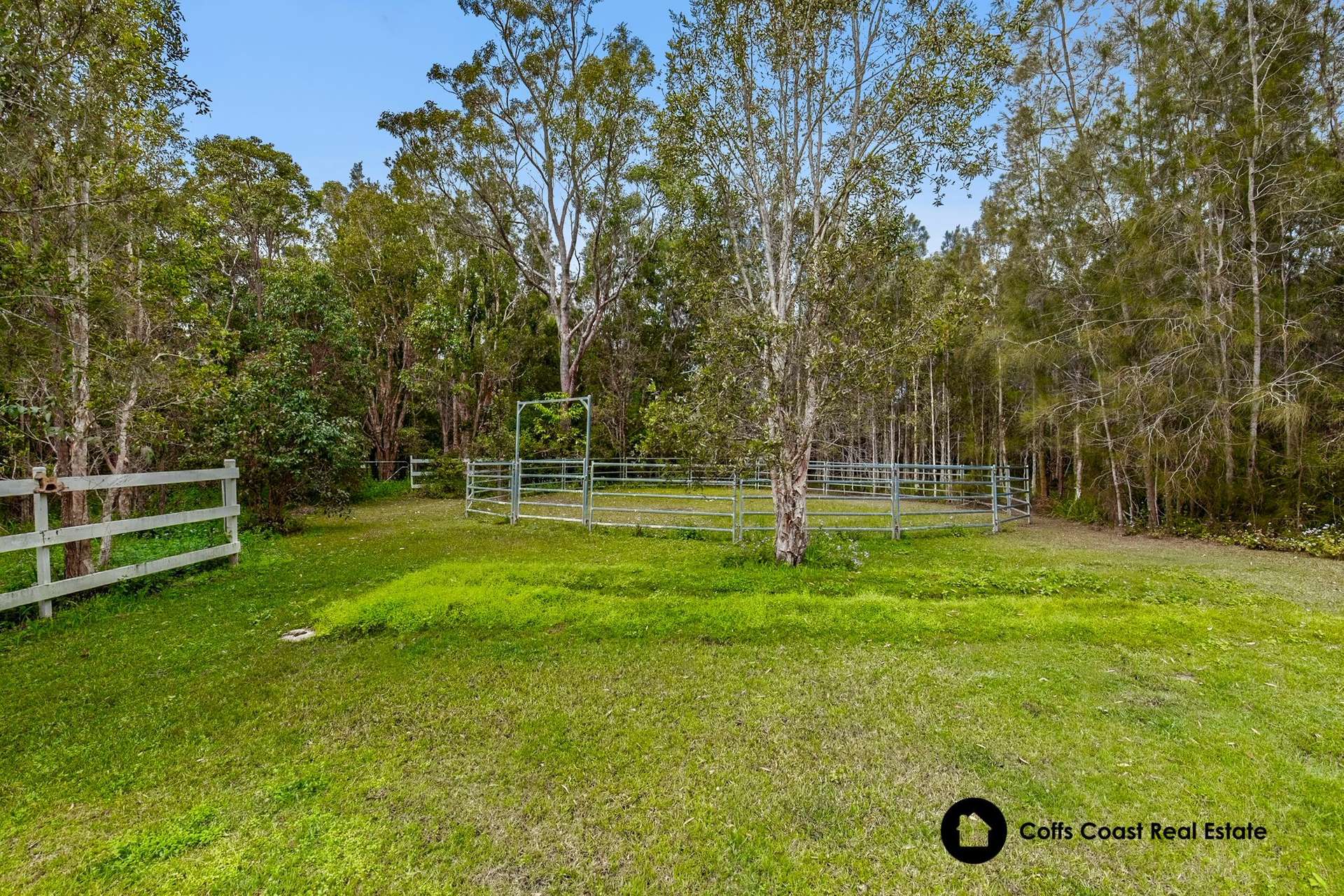52 Kumbaingeri Cl, Moonee Beach For Sale by Farmbuy.com - image 4
