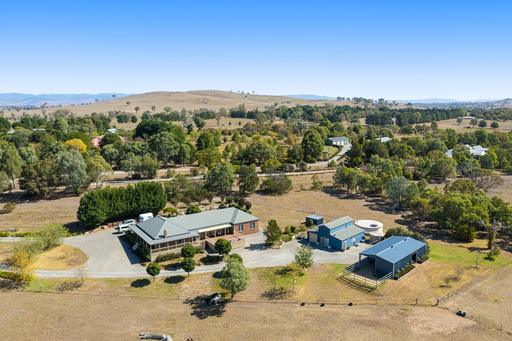 Farm Sold - NSW - Murrumbateman - 2582 - Stunning Traditional Country Home – Excellent Equestrian Facilities - 9.39 Acre Block 
