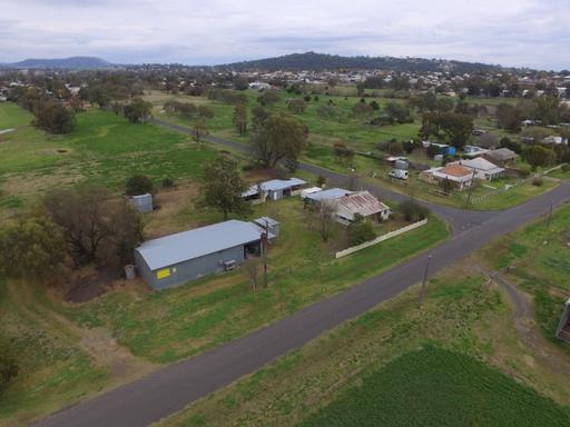 Farm Sold - NSW - Quirindi - 2343 - HUGE POTENTIAL - for STABLES or MECHANIC or TRUCK garage! MOTIVATED VENDORS! 