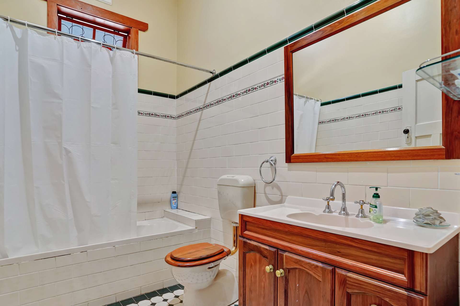 100 Grahams Lane, Grenfell For Sale by Farmbuy.com - image 10