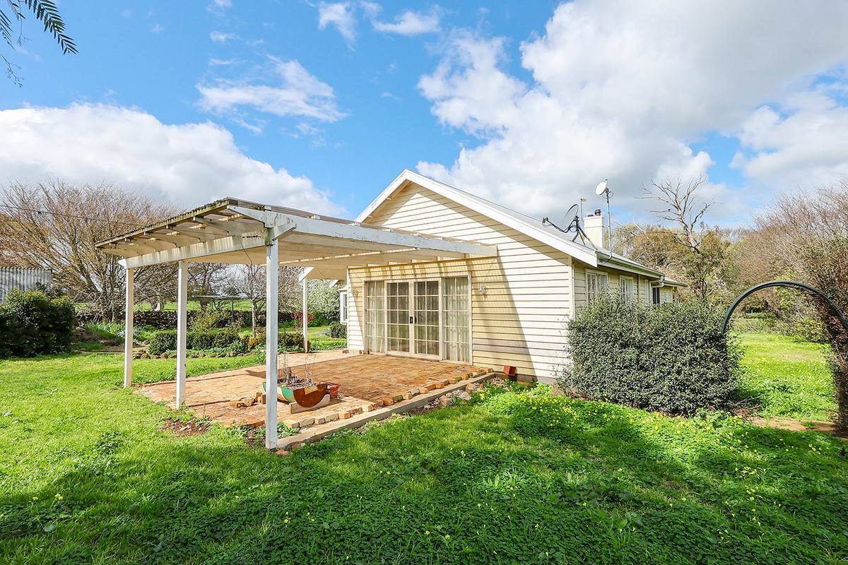 'East Hill' 850 East Hill Road, Bookaar For Sale by Farmbuy.com - image 17