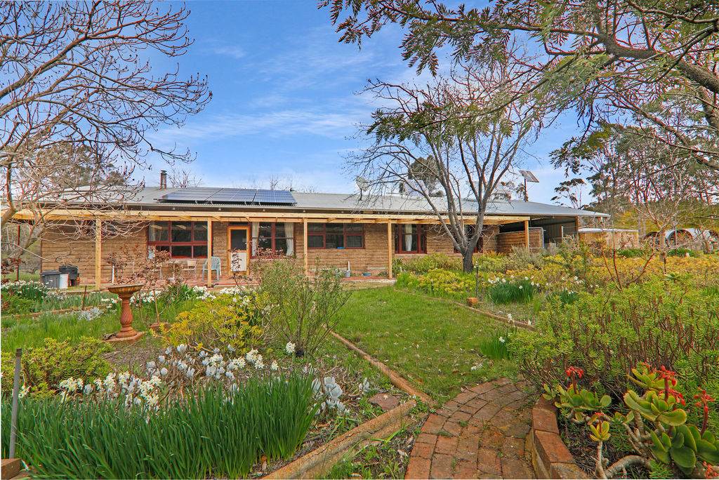 Carapooee West Sold by Farmbuy.com - image 1