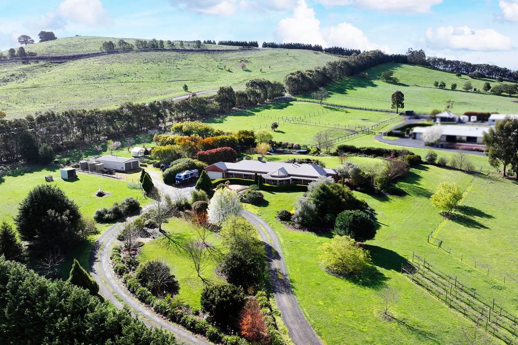 34 Lyrebird Lane, Miners Rest VIC 3352