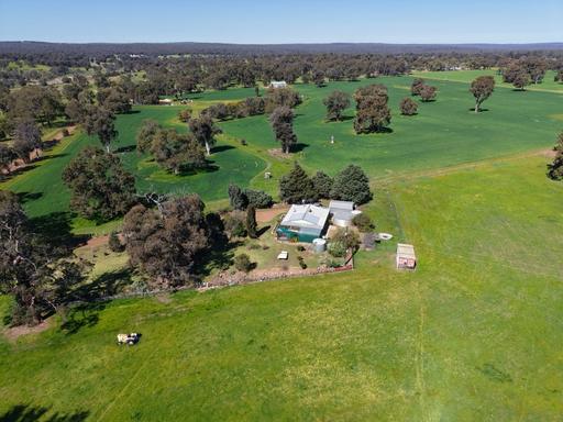 Farm Sold - WA - Woottating - 6562 - Versatile Farmlet with Stables, Water & Bushland Retreat 53.92ha (133.18acres) 