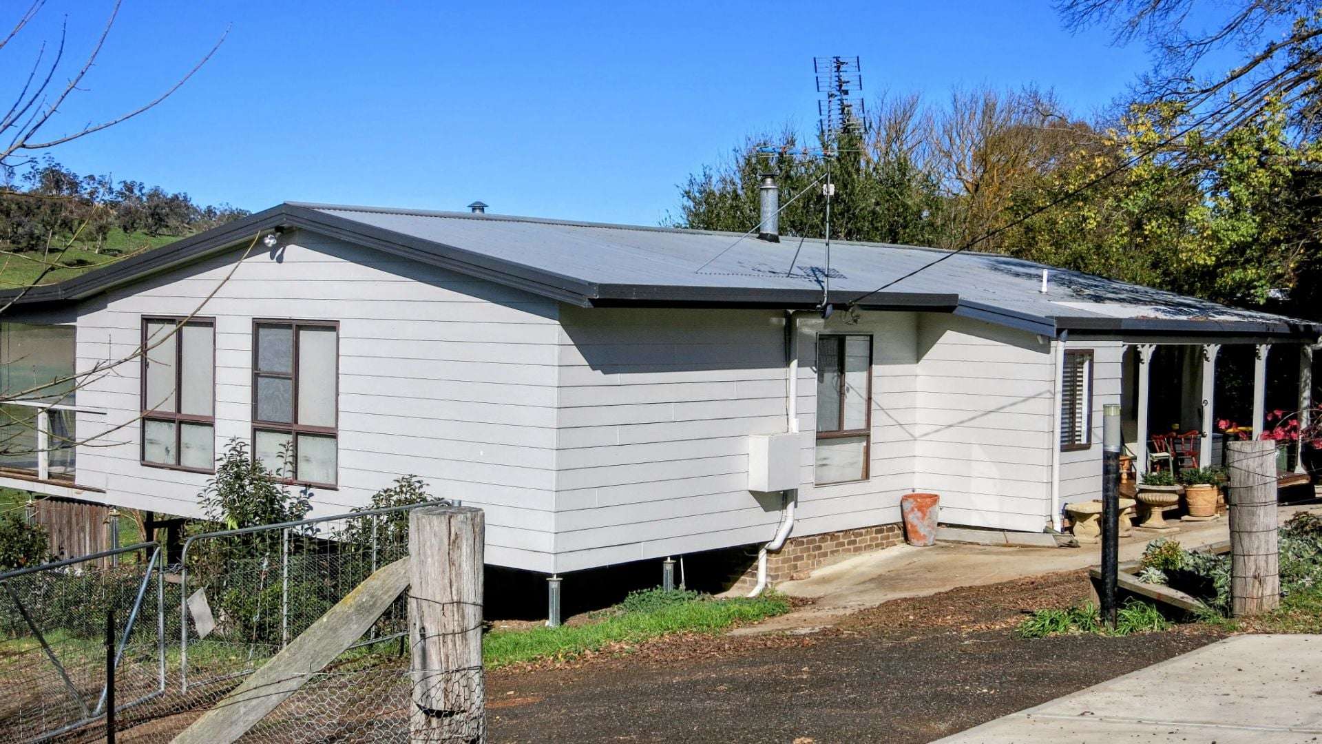 105S Derby Street, Walcha For Sale by Farmbuy.com - image 6