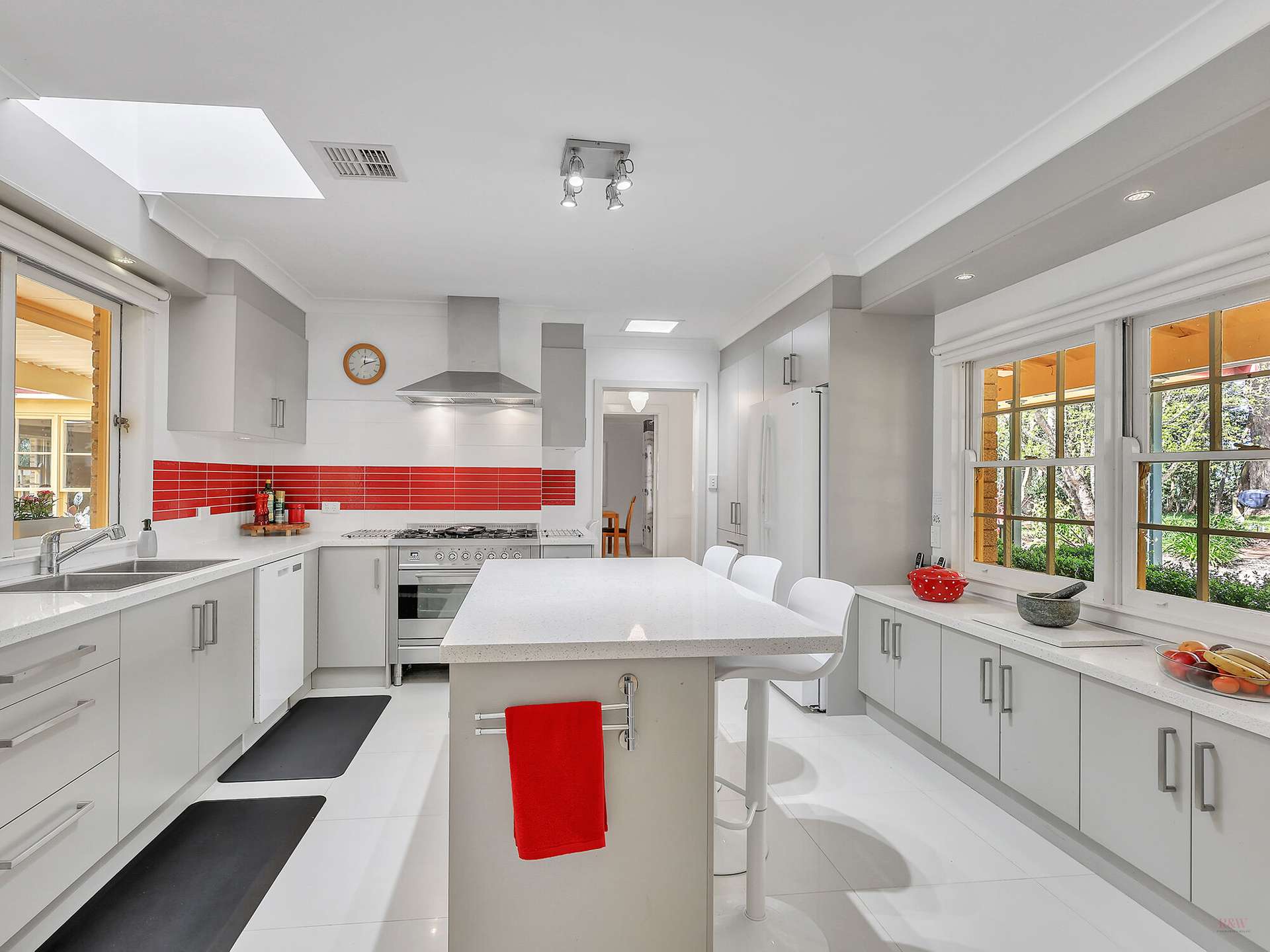 122 Cornwall Road, Exeter For Sale by Farmbuy.com - image 15