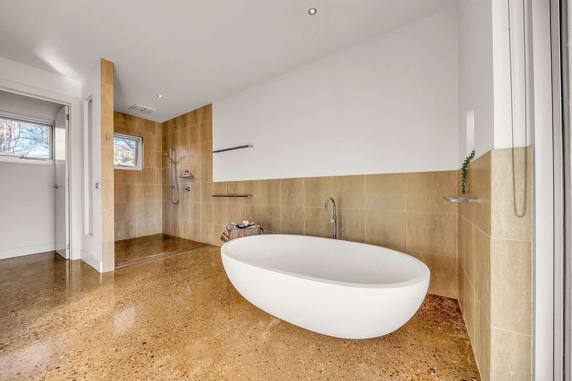 280 Hughes Lane, Eurobin For Sale by Farmbuy.com - image 18