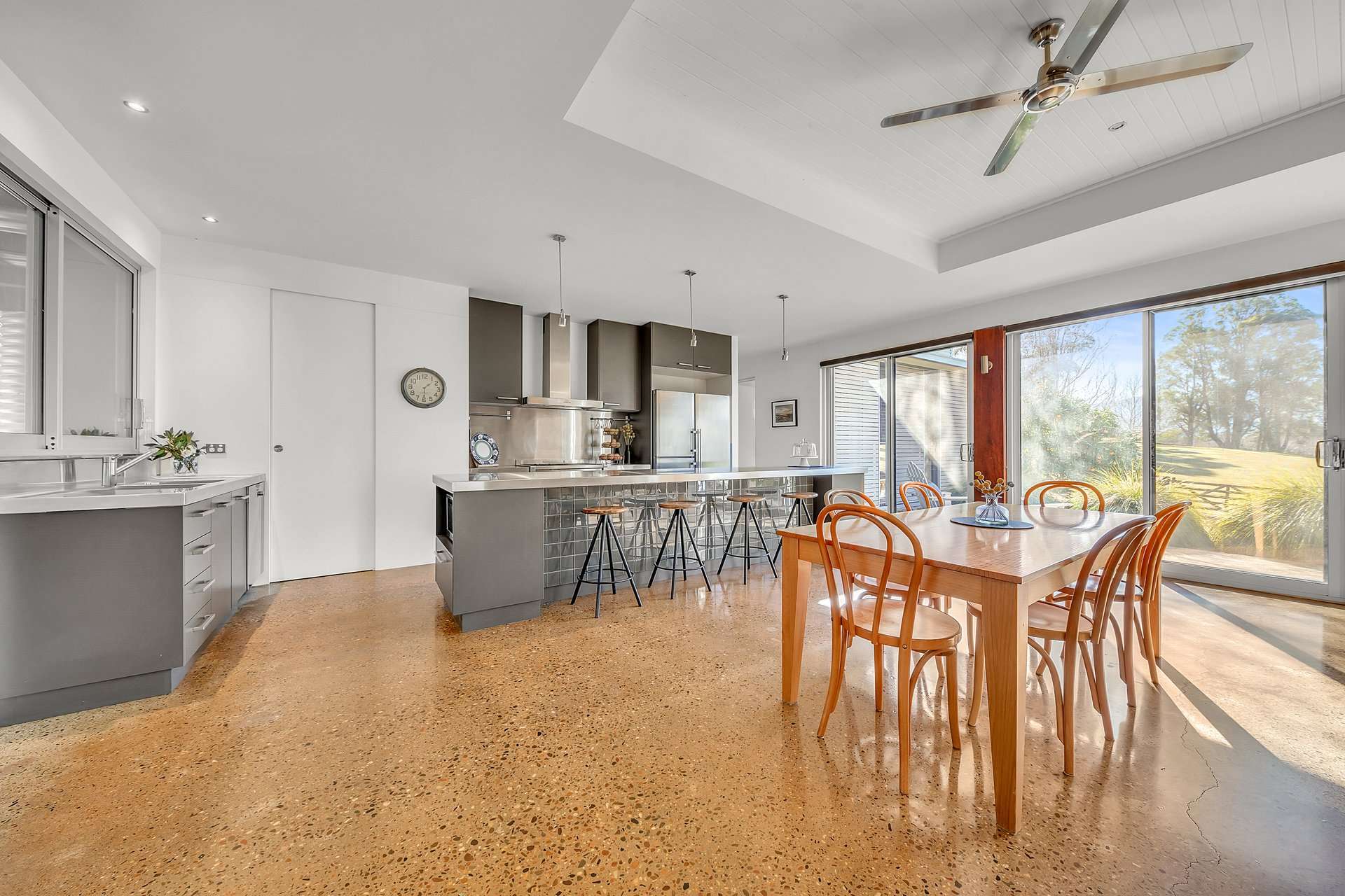 280 Hughes Lane, Eurobin For Sale by Farmbuy.com - image 12