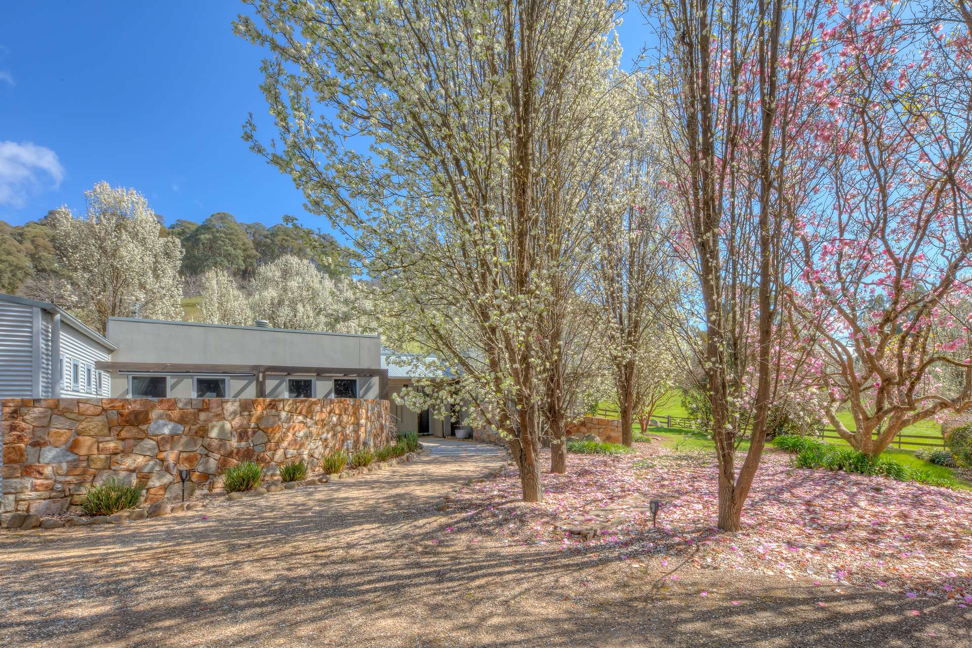 280 Hughes Lane, Eurobin For Sale by Farmbuy.com - image 2