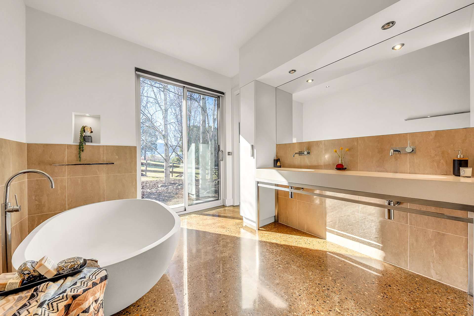 280 Hughes Lane, Eurobin For Sale by Farmbuy.com - image 19