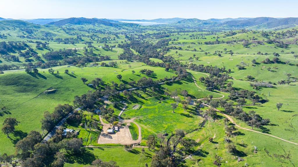 821 Sandy Creek Rd, Sandy Creek VIC 3695