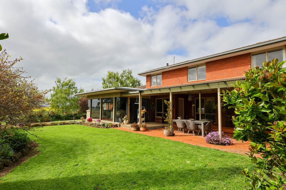 555 Mill Road, Strathkellar Sold by Farmbuy.com - image 17