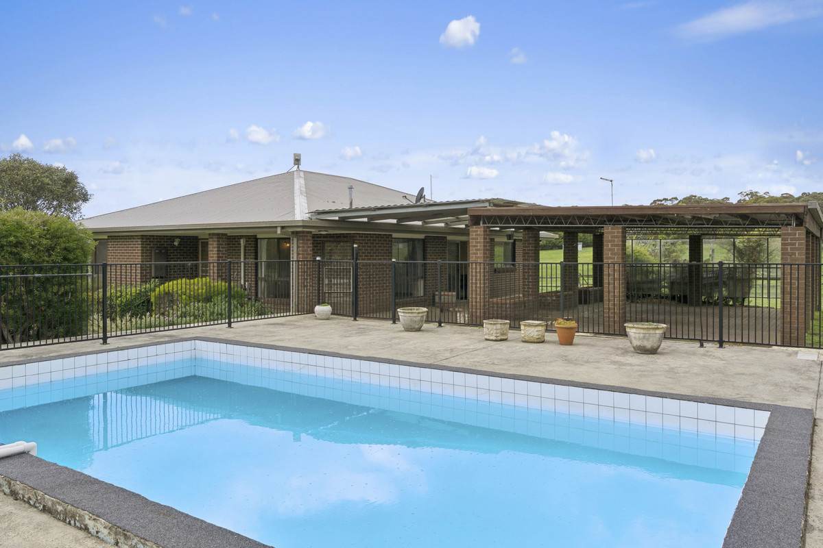 1349 Glenelg Highway, Smythesdale For Sale by Farmbuy.com - image 5