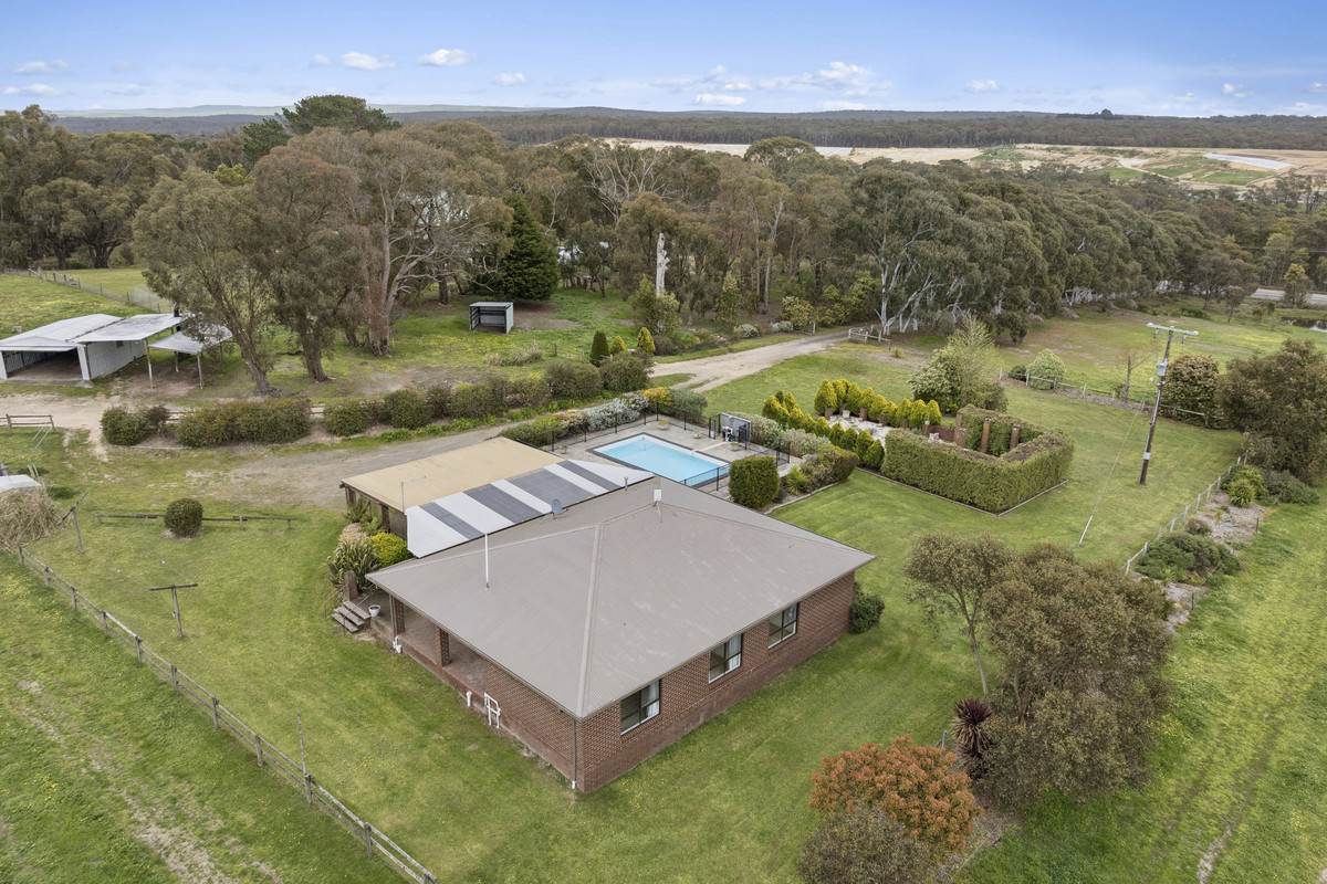 1349 Glenelg Highway, Smythesdale For Sale by Farmbuy.com - image 4