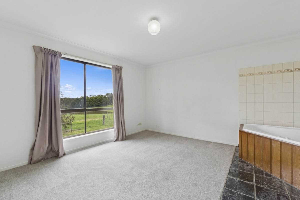 1349 Glenelg Highway, Smythesdale For Sale by Farmbuy.com - image 14