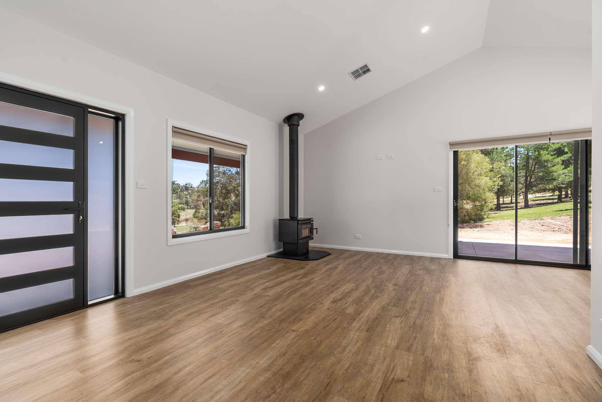 'Nirvana' 19 Springvale Road, Wyangala Sold by Farmbuy.com - image 7