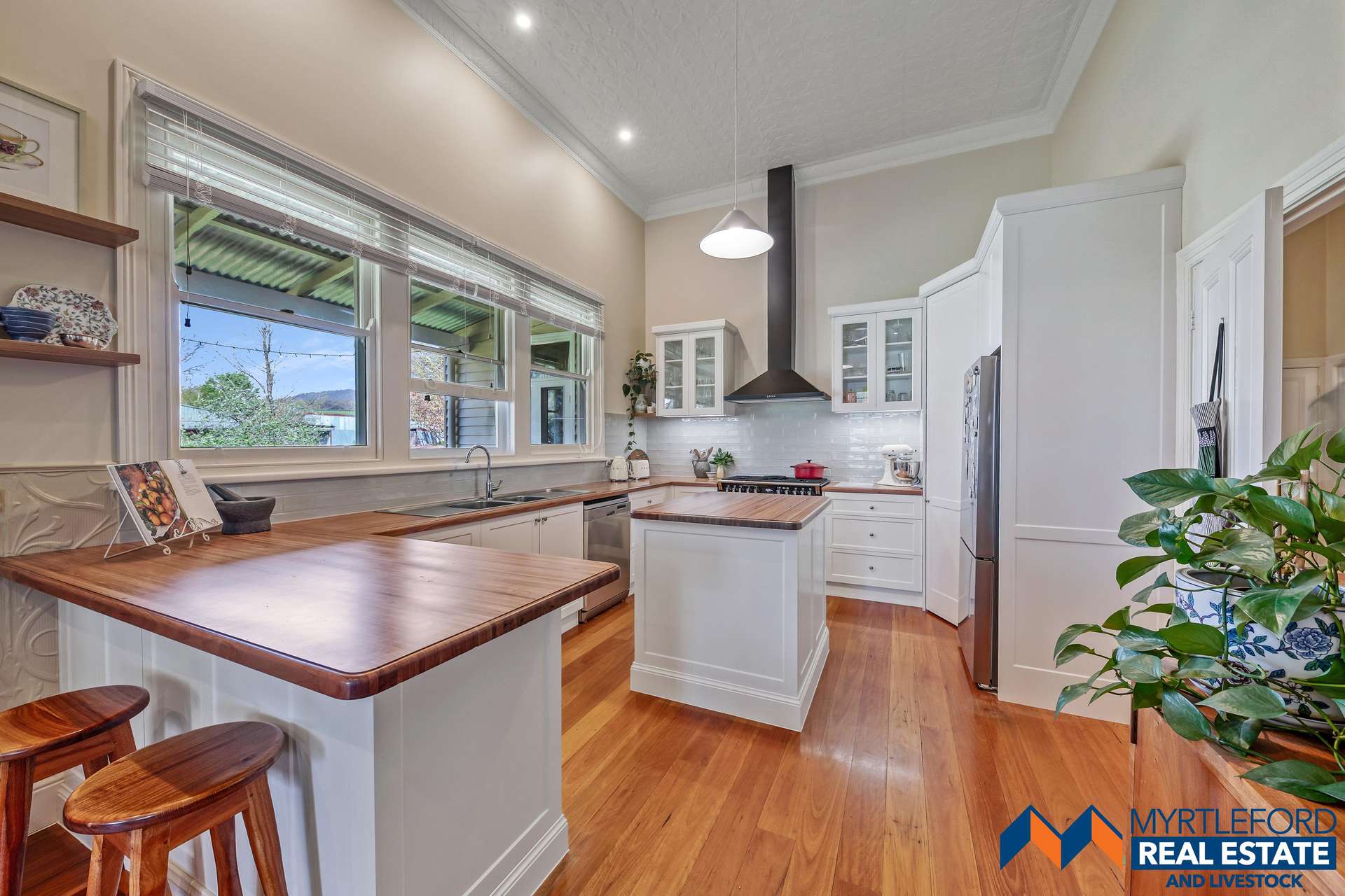 714 Happy Valley Road, Myrtleford For Sale by Farmbuy.com - image 8