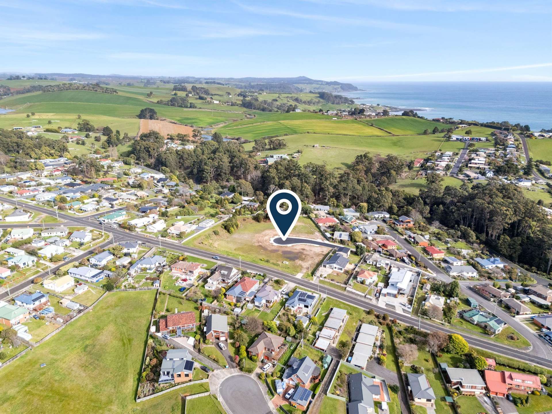 13 Walton Street - "Penguin Panorama" Subdivision, Penguin For Sale by Farmbuy.com - image 3
