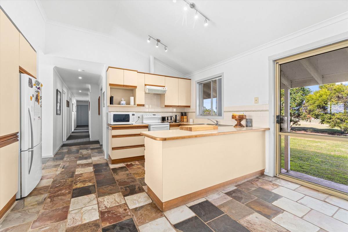22 Bay Road, The Heart For Sale by Farmbuy.com - image 4