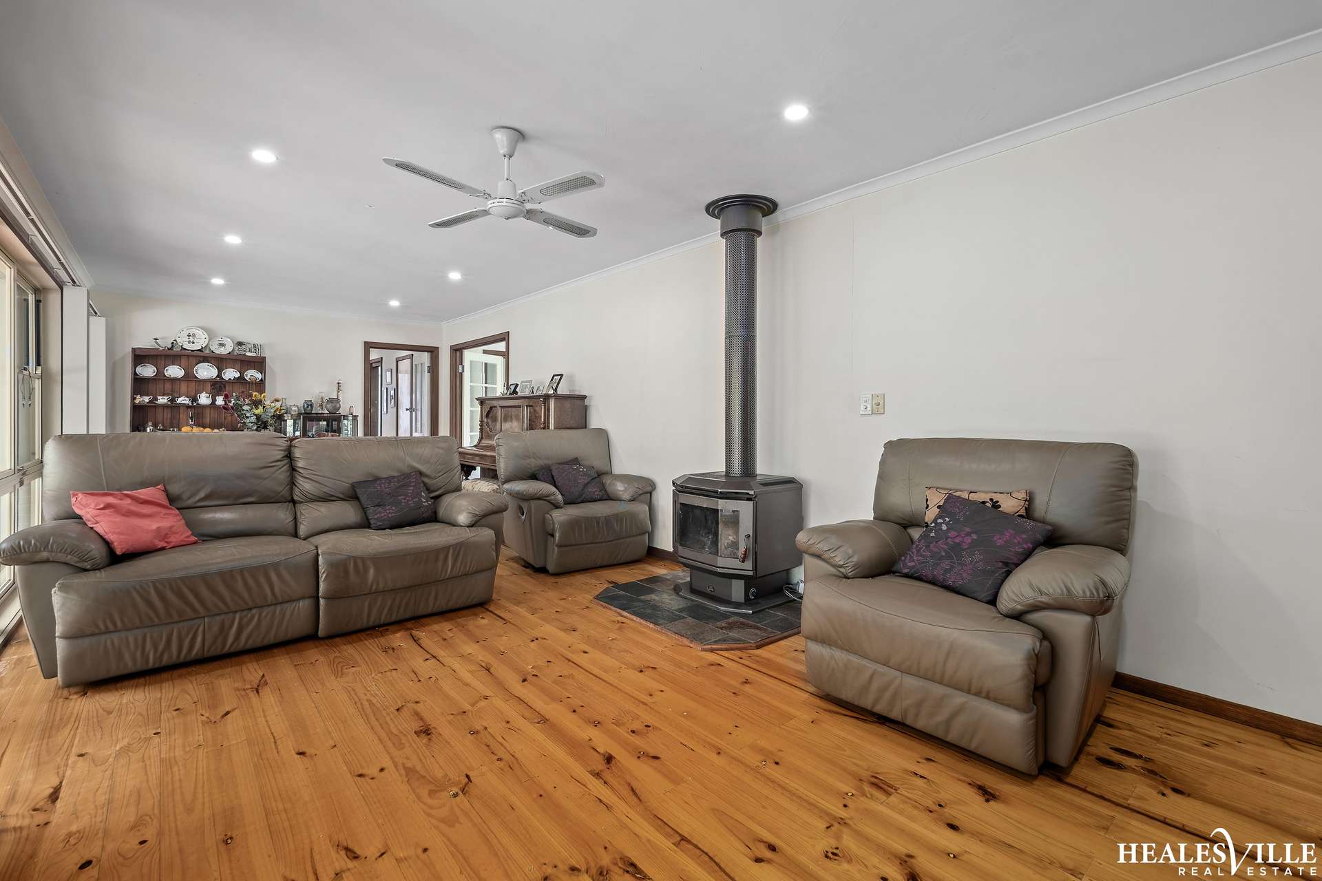 875 Healesville-Koo Wee Rup Road, Woori Yallock For Sale by Farmbuy.com - image 11