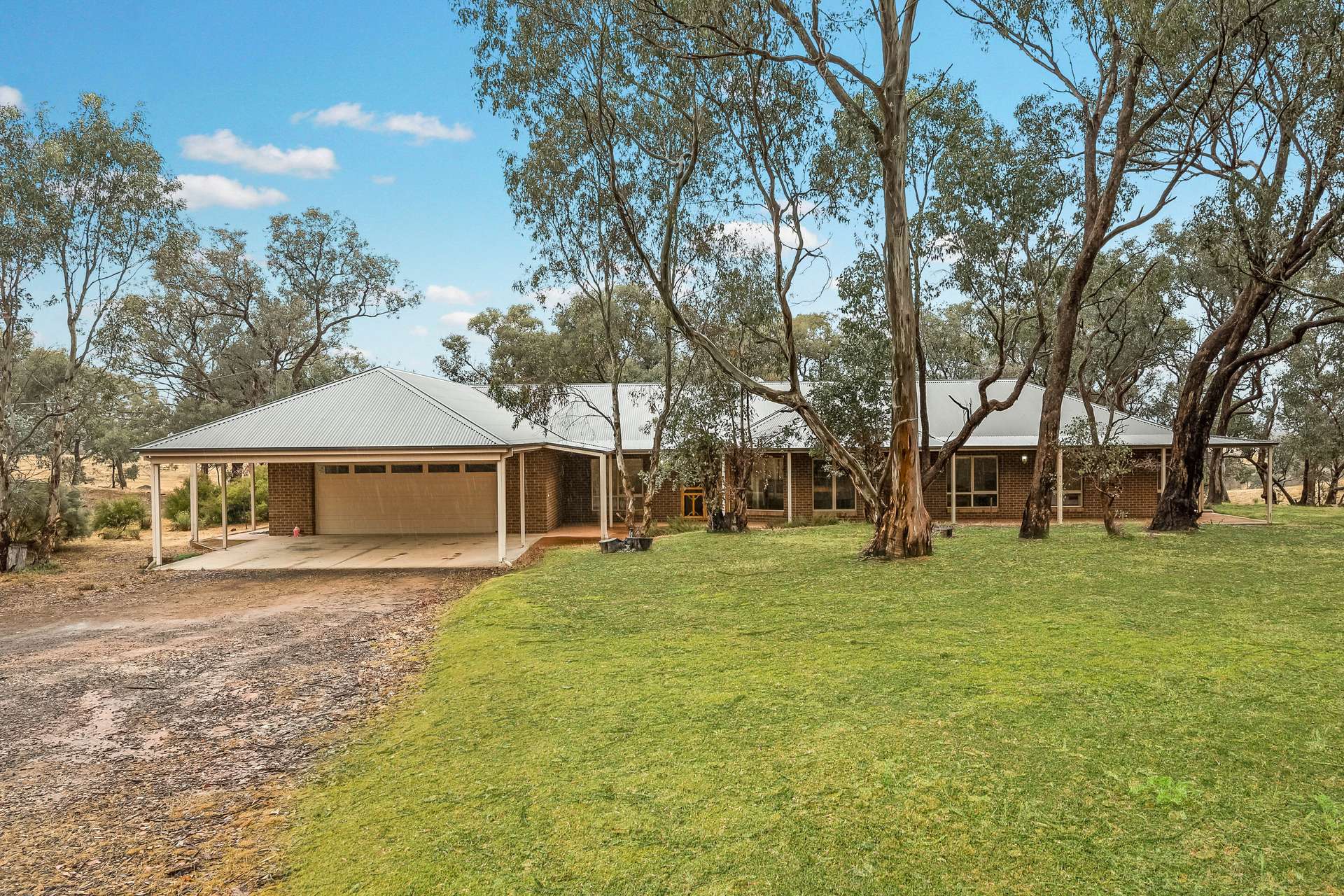503 Mia Mia-Derrinal Road, Heathcote For Sale by Farmbuy.com - image 2