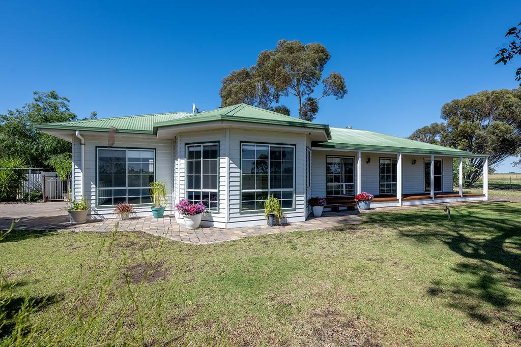 35 Three Mile Road, Vectis VIC 3401