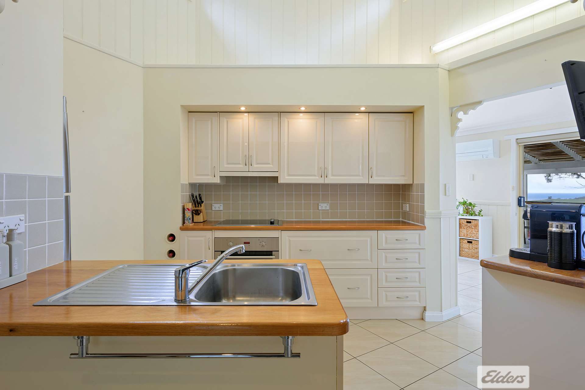 61 Old Mount Hicks Road, Mount Hicks For Sale by Farmbuy.com - image 11