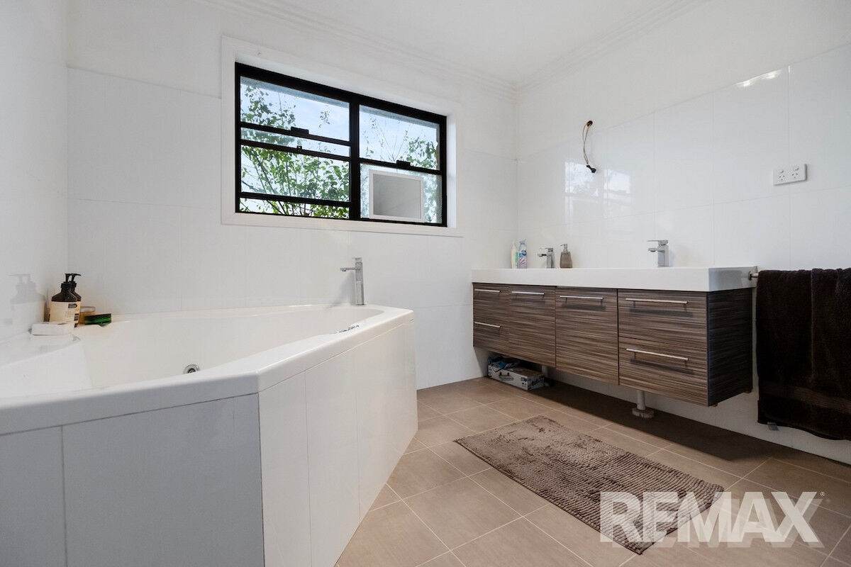 417 Twelve Mile Road, Yarragundry For Sale by Farmbuy.com - image 11