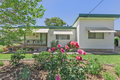 Farm Sold - NSW - Tamworth - 2340 - Country Lifestyle with City Convenience – Over 3 Acres on the Edge of Town 