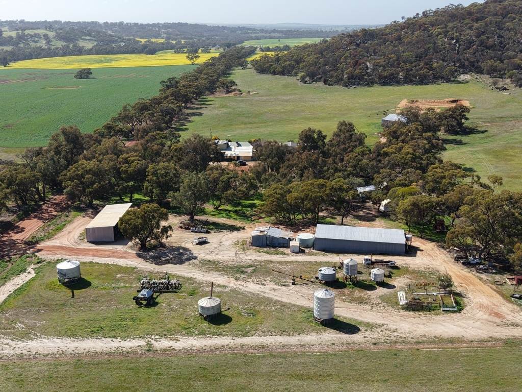 90 Hobbs Road, Dale For Sale by Farmbuy.com - image 2