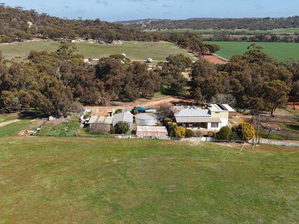 90 Hobbs Road, Dale For Sale by Farmbuy.com - image 7