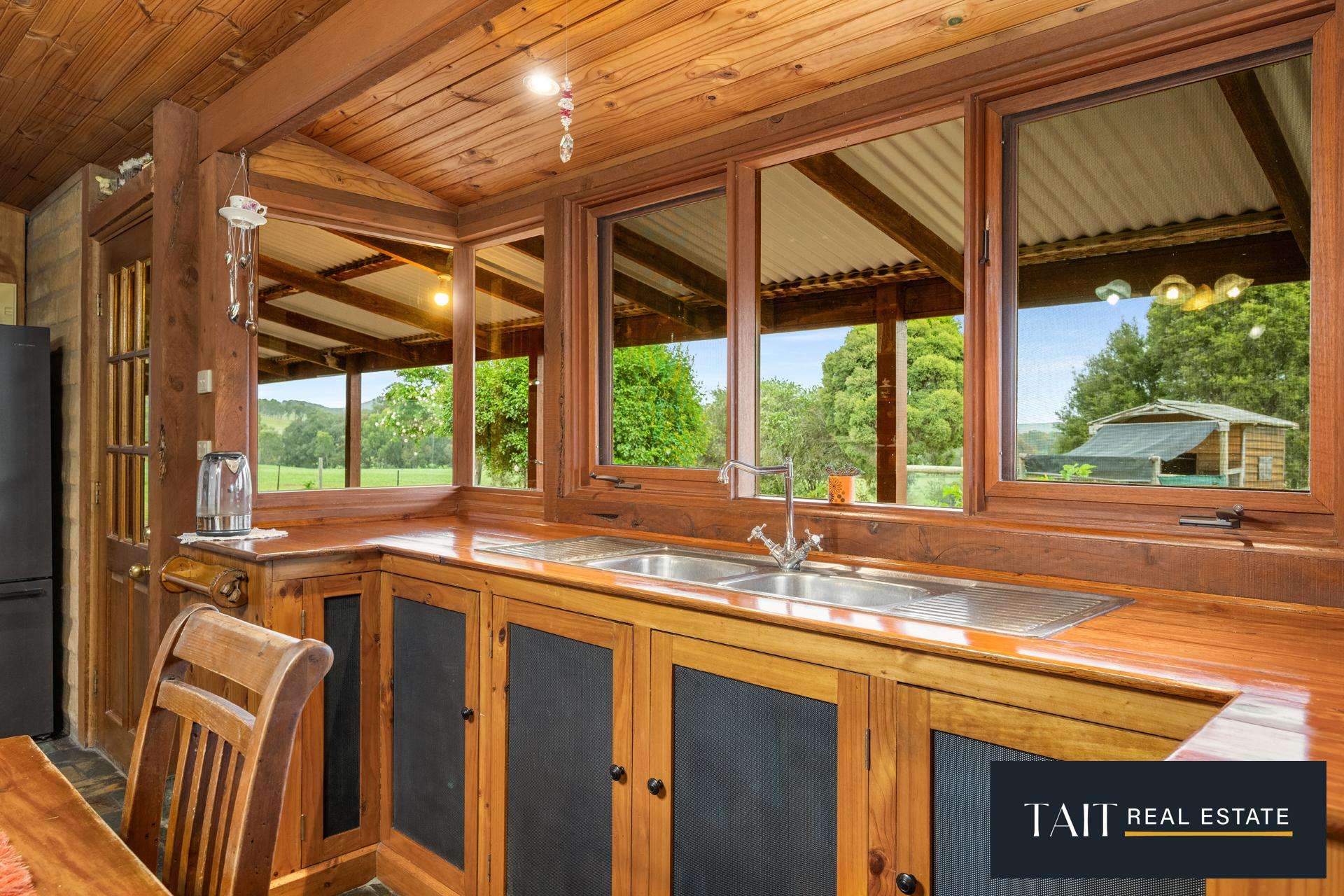233 Braines Lane, Meadow Creek For Sale by Farmbuy.com - image 6