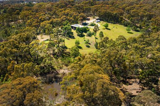 136 Cemetery Road, Elphinstone VIC 3448