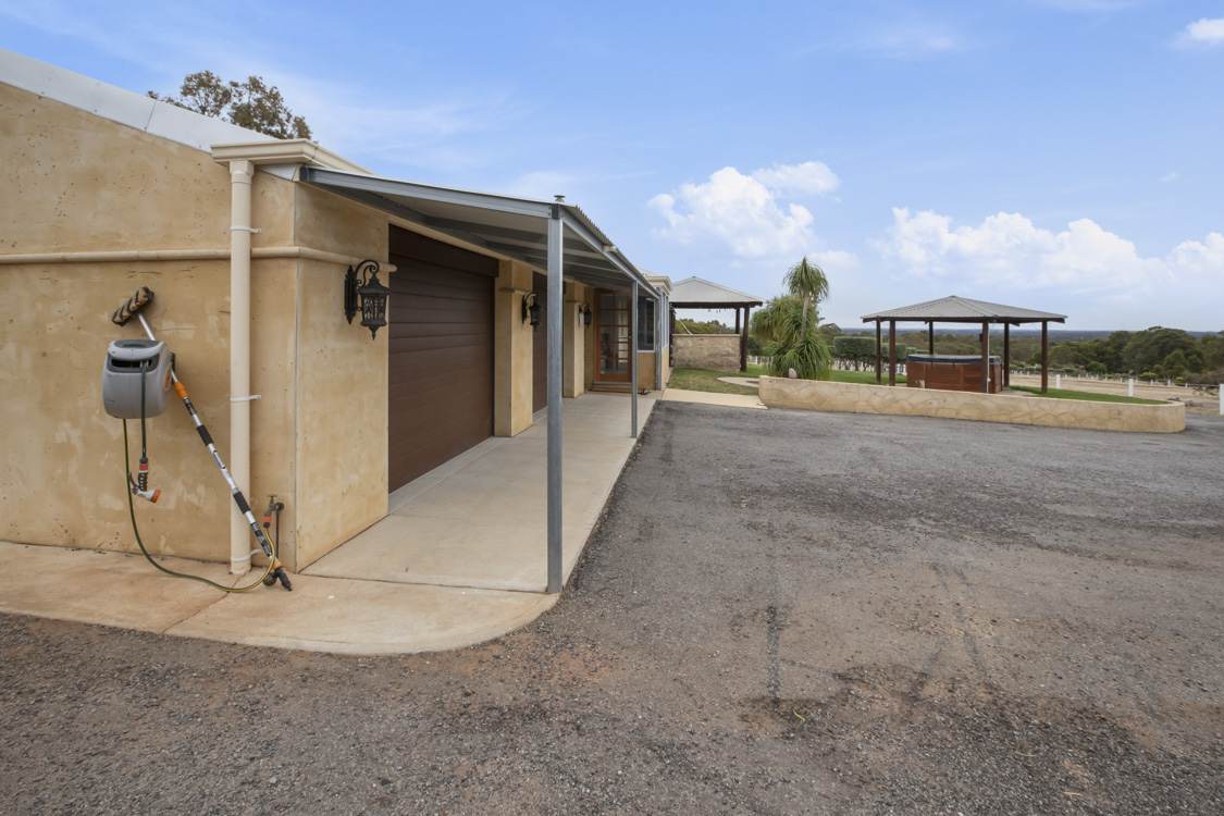 611 Coolup Road East, Meelon For Sale by Farmbuy.com - image 35