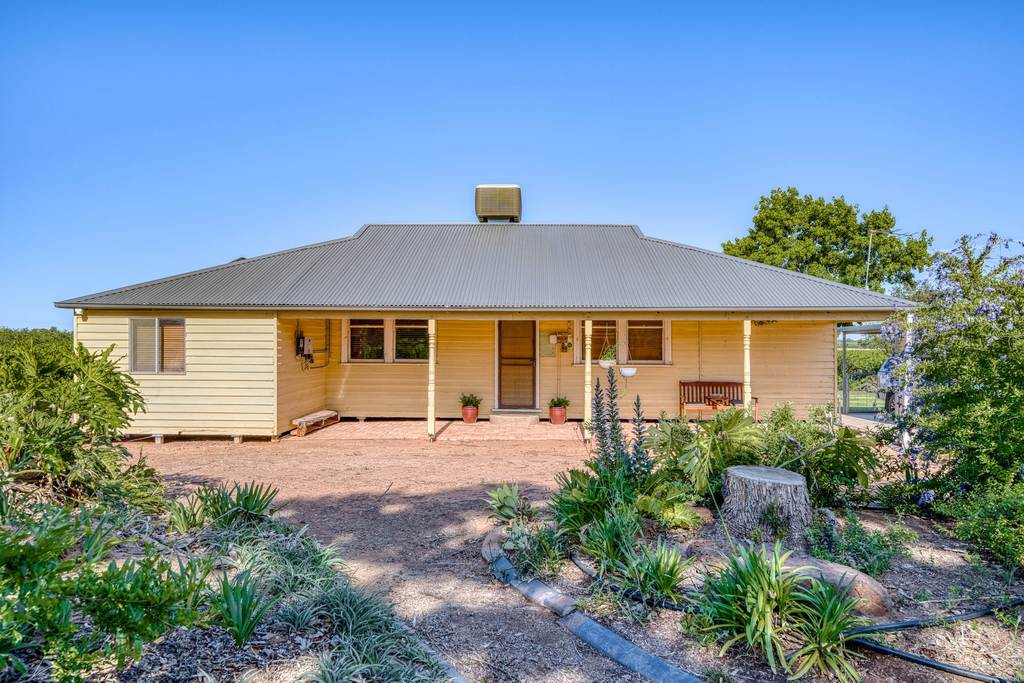 8406 Calder Highway, Red Cliffs VIC 3496