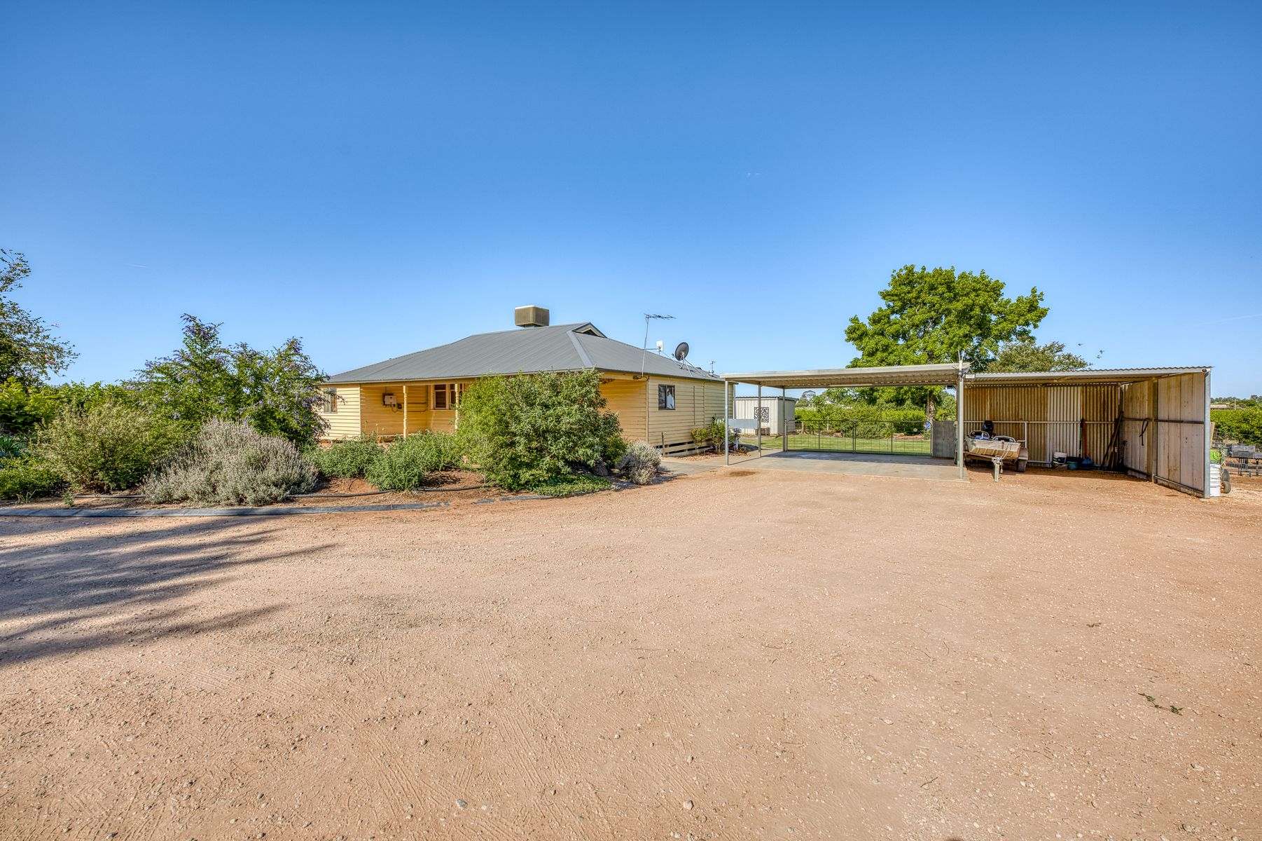 8406 Calder Highway, Red Cliffs Sold by Farmbuy.com - image 26