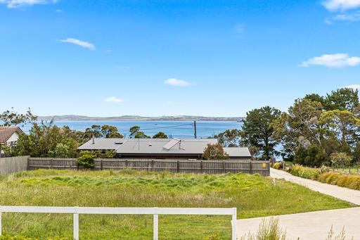 1&sol;55B Beach Road, Rhyll VIC 3923