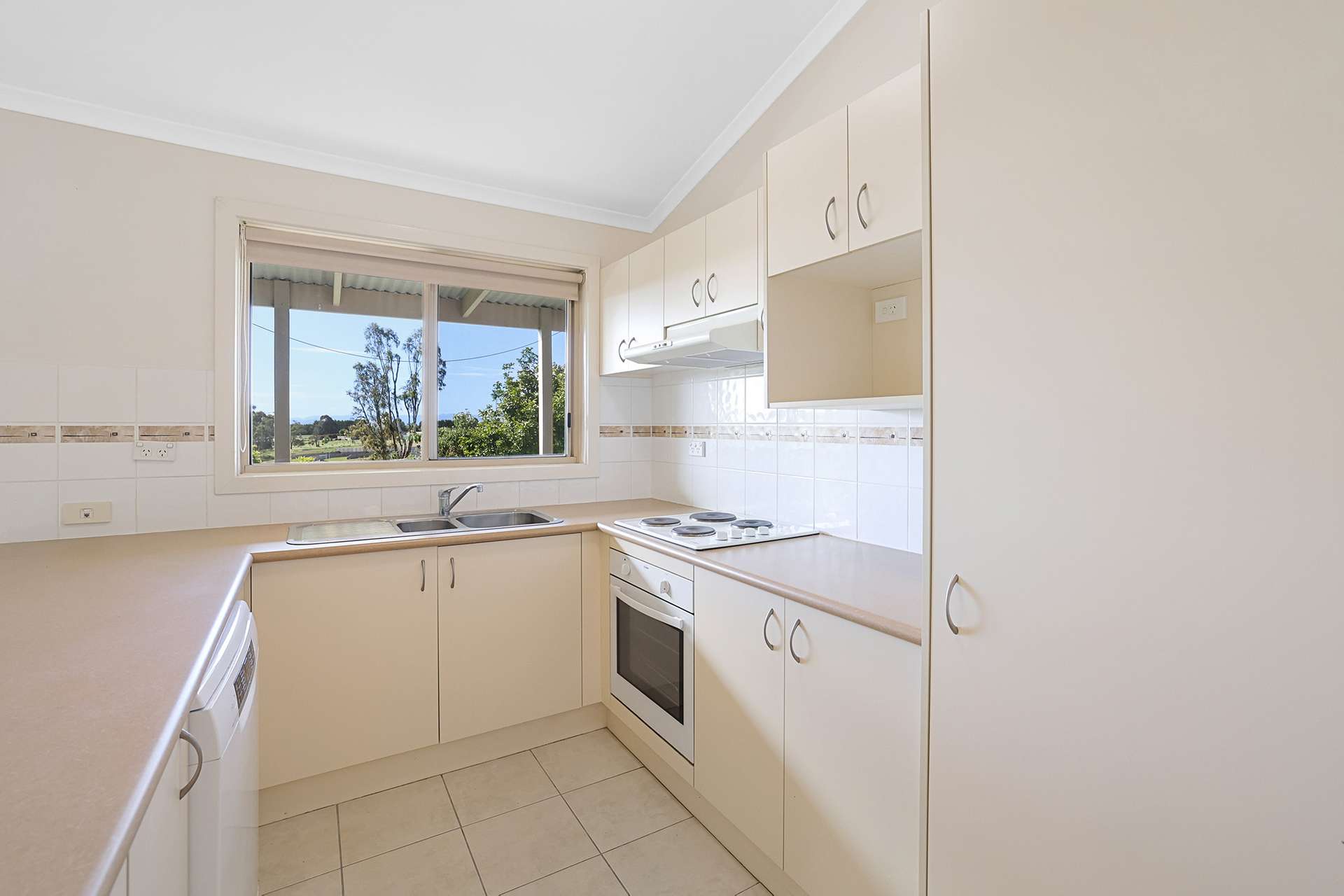 15 Patison Court, Drouin Sold by Farmbuy.com - image 21
