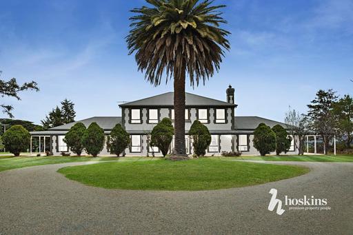 Farm Sold - VIC - Coldstream - 3770 - Panoramic Perfection with an Enormous Family Design 