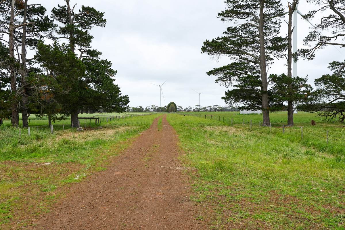 'Laguna' 495 Camerons Road, Woolsthorpe For Sale by Farmbuy.com - image 24