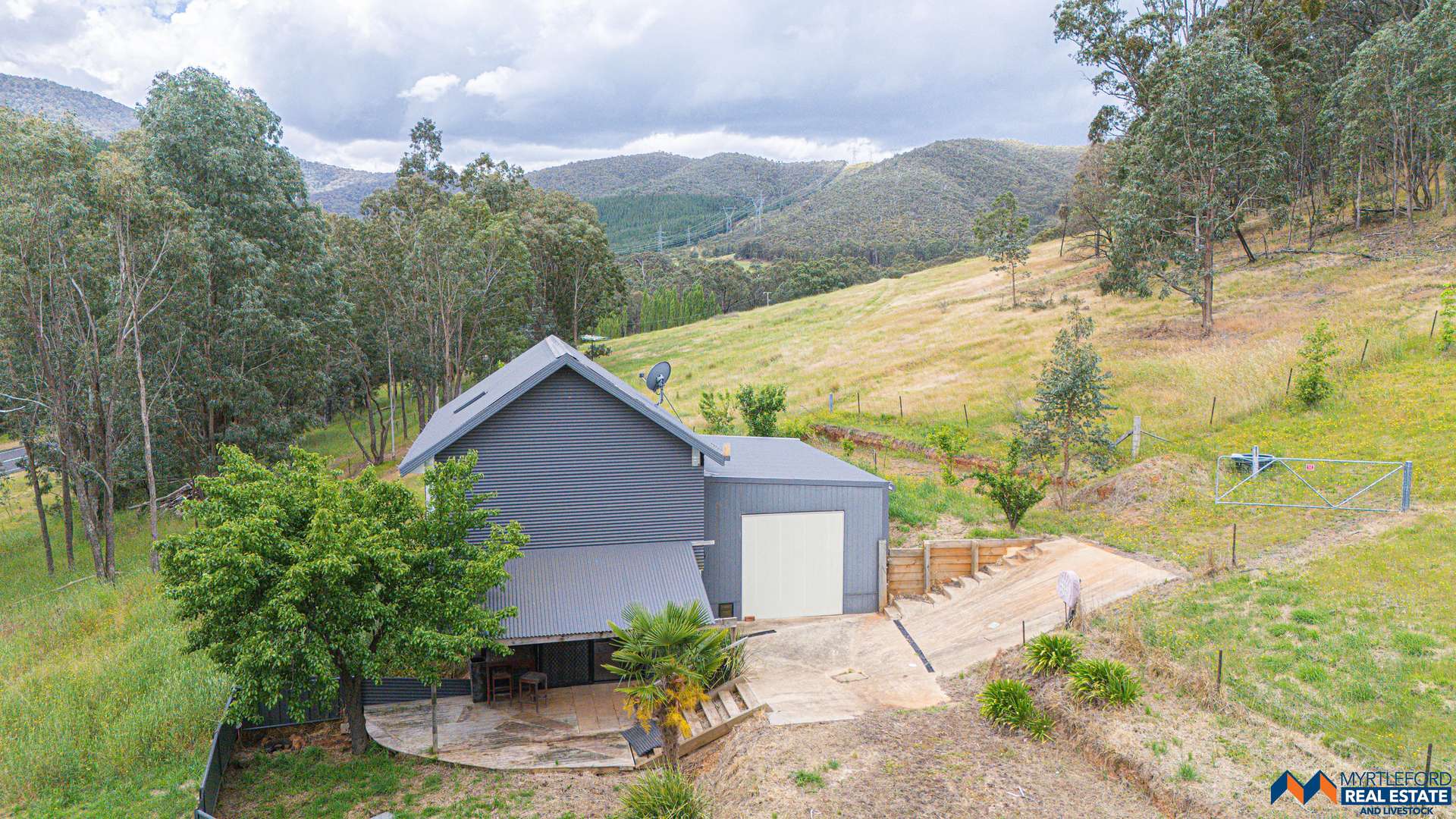 976 Myrtleford-Yackandandah Road, Barwidgee For Sale by Farmbuy.com - image 1