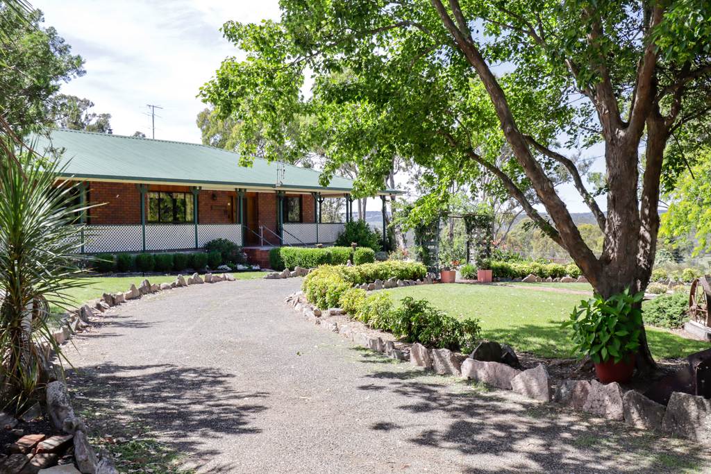 28 Neagles Lane, Tenterfield NSW 2372