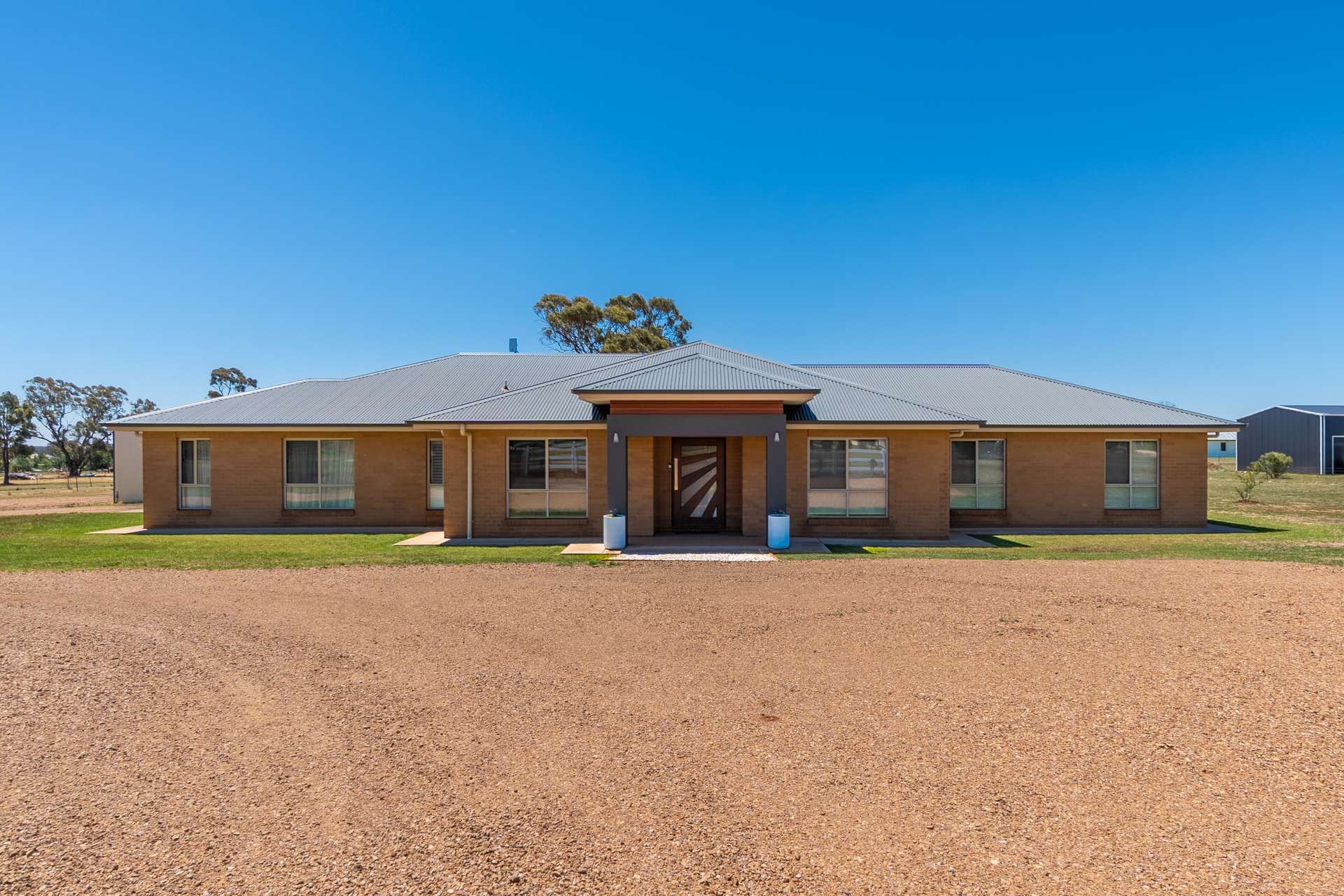 9 Evatt Street, Temora Sold by Farmbuy.com - image 1
