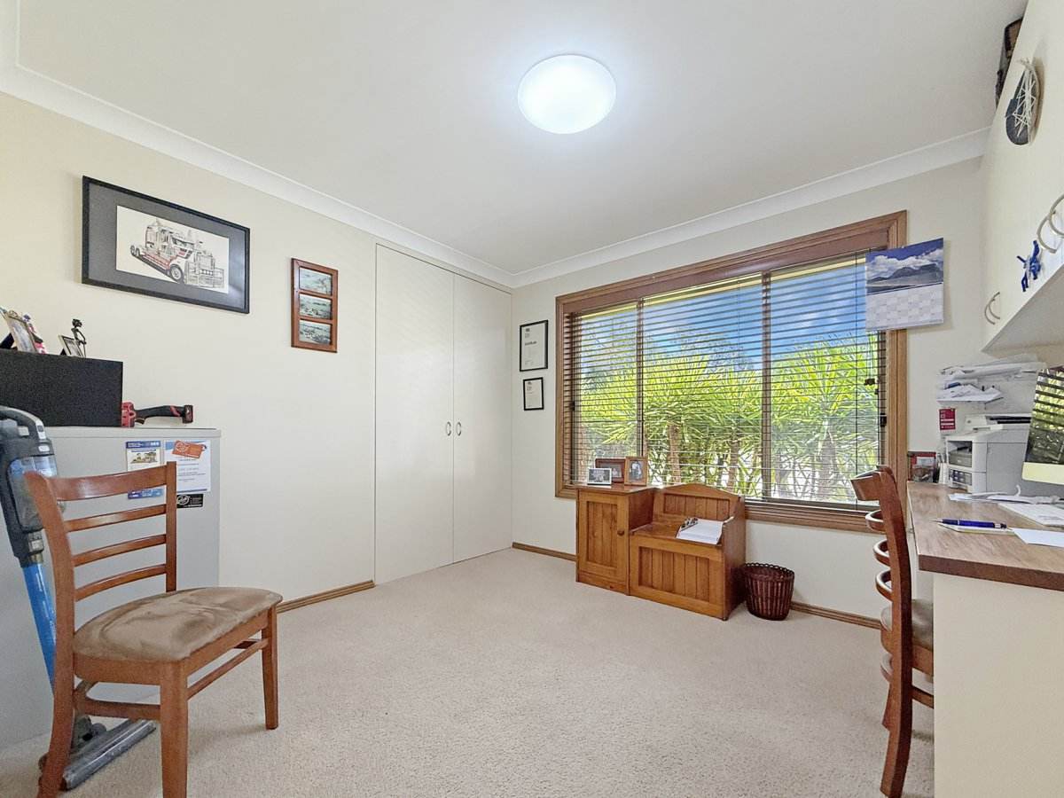 50-52 Petticoat Lane, Young Sold by Farmbuy.com - image 14