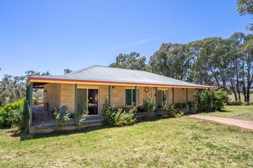5675 Mid Western Highway, Carcoar NSW 2791