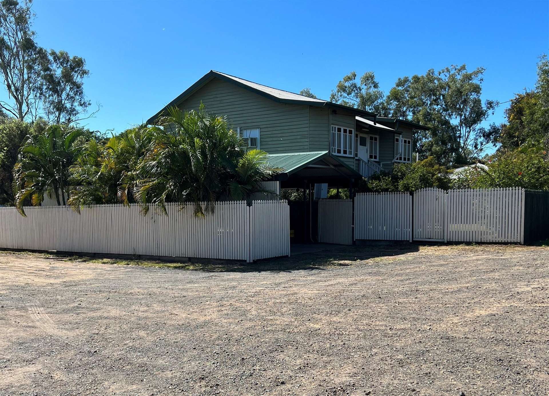 6 - 8 Normanby Street, Dingo For Sale by Farmbuy.com - image 1