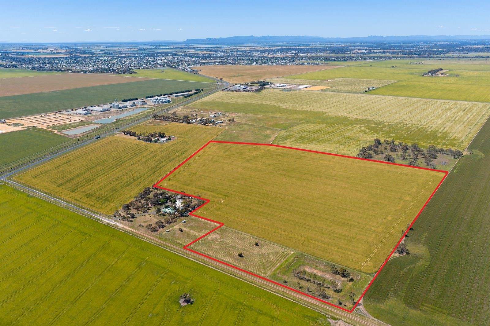 Three Mile Road, Vectis For Sale by Farmbuy.com - image 1