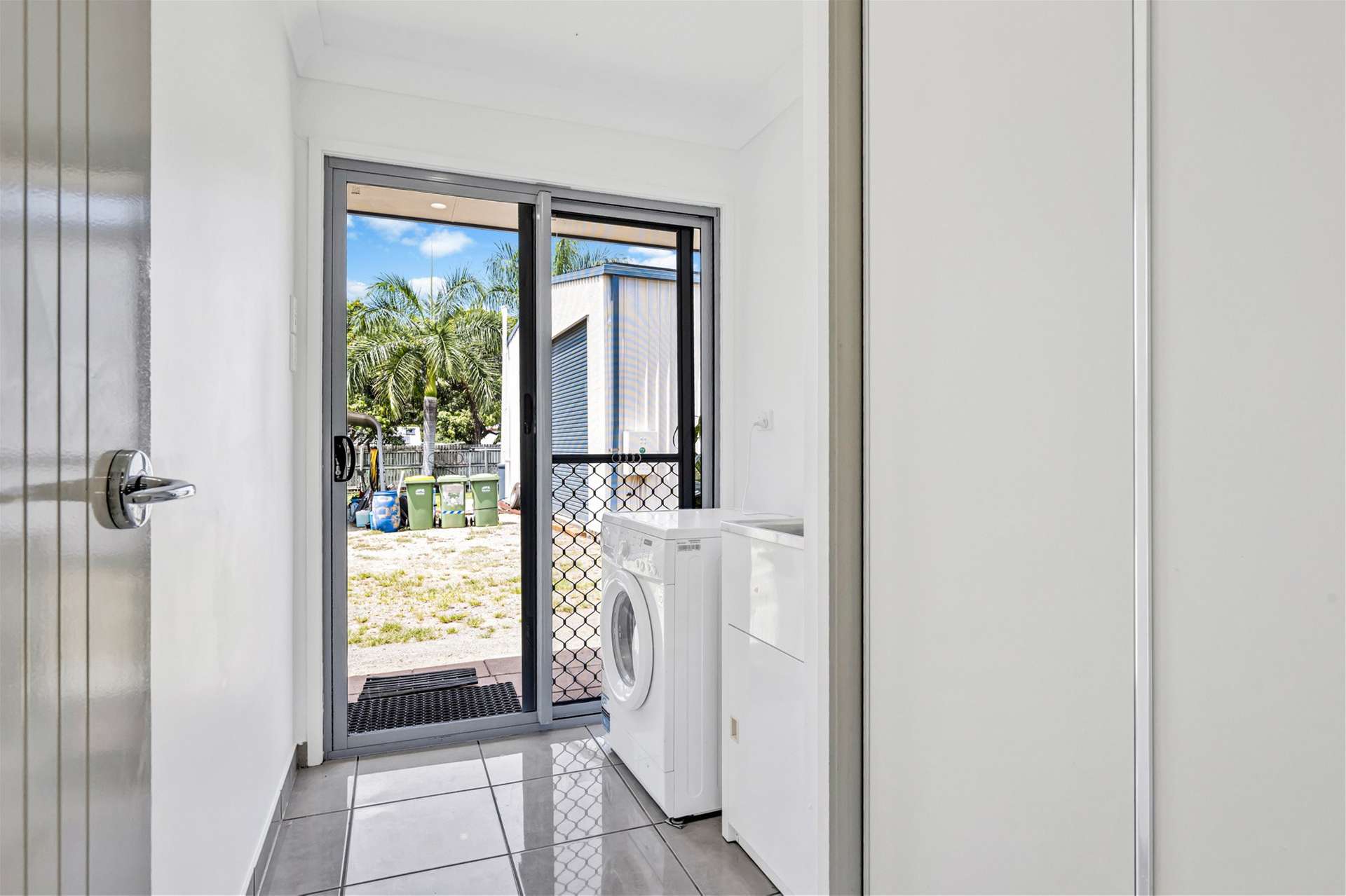 102 Miran Khan Drive, Armstrong Beach For Sale by Farmbuy.com - image 16