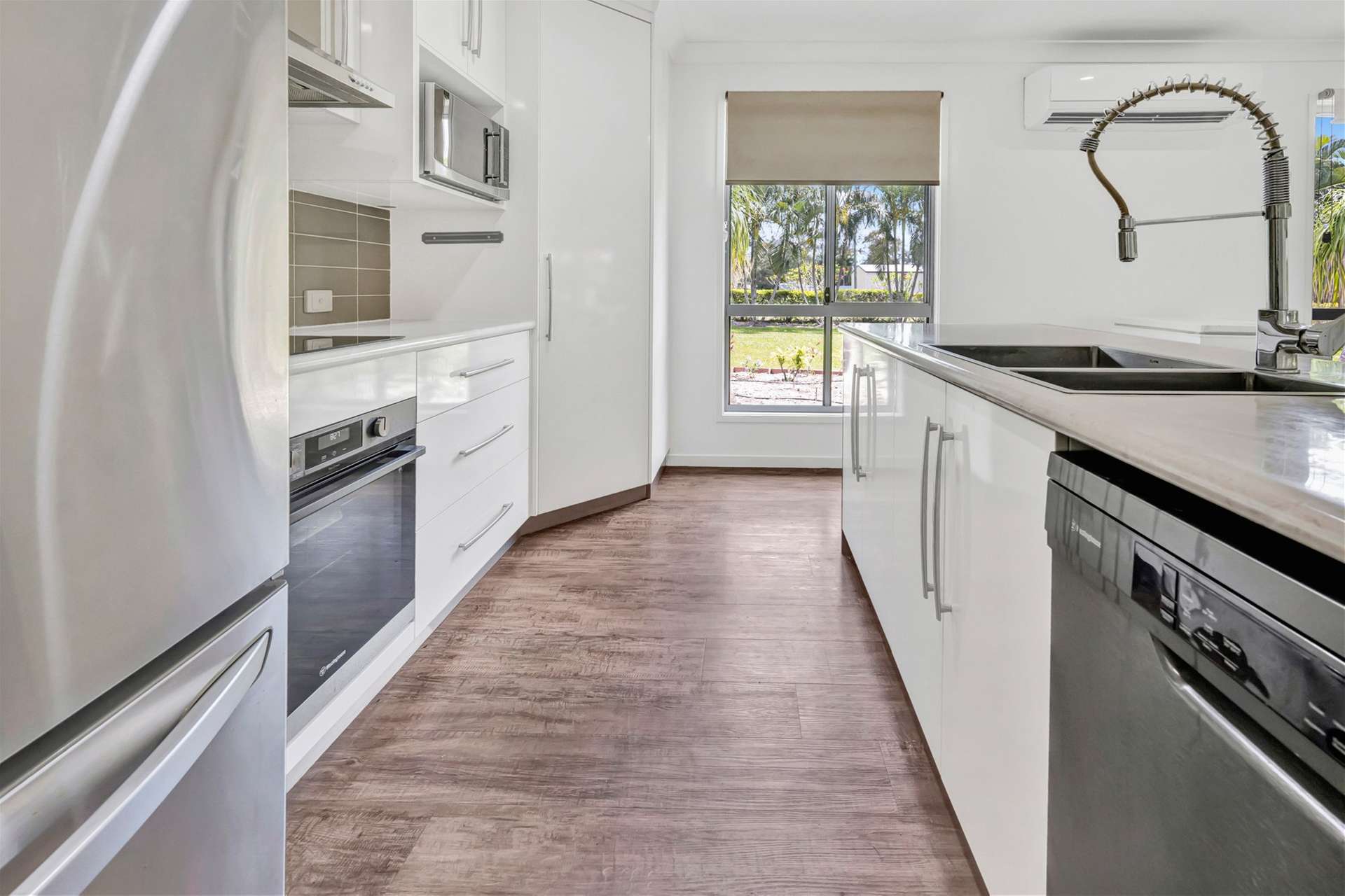 102 Miran Khan Drive, Armstrong Beach For Sale by Farmbuy.com - image 10